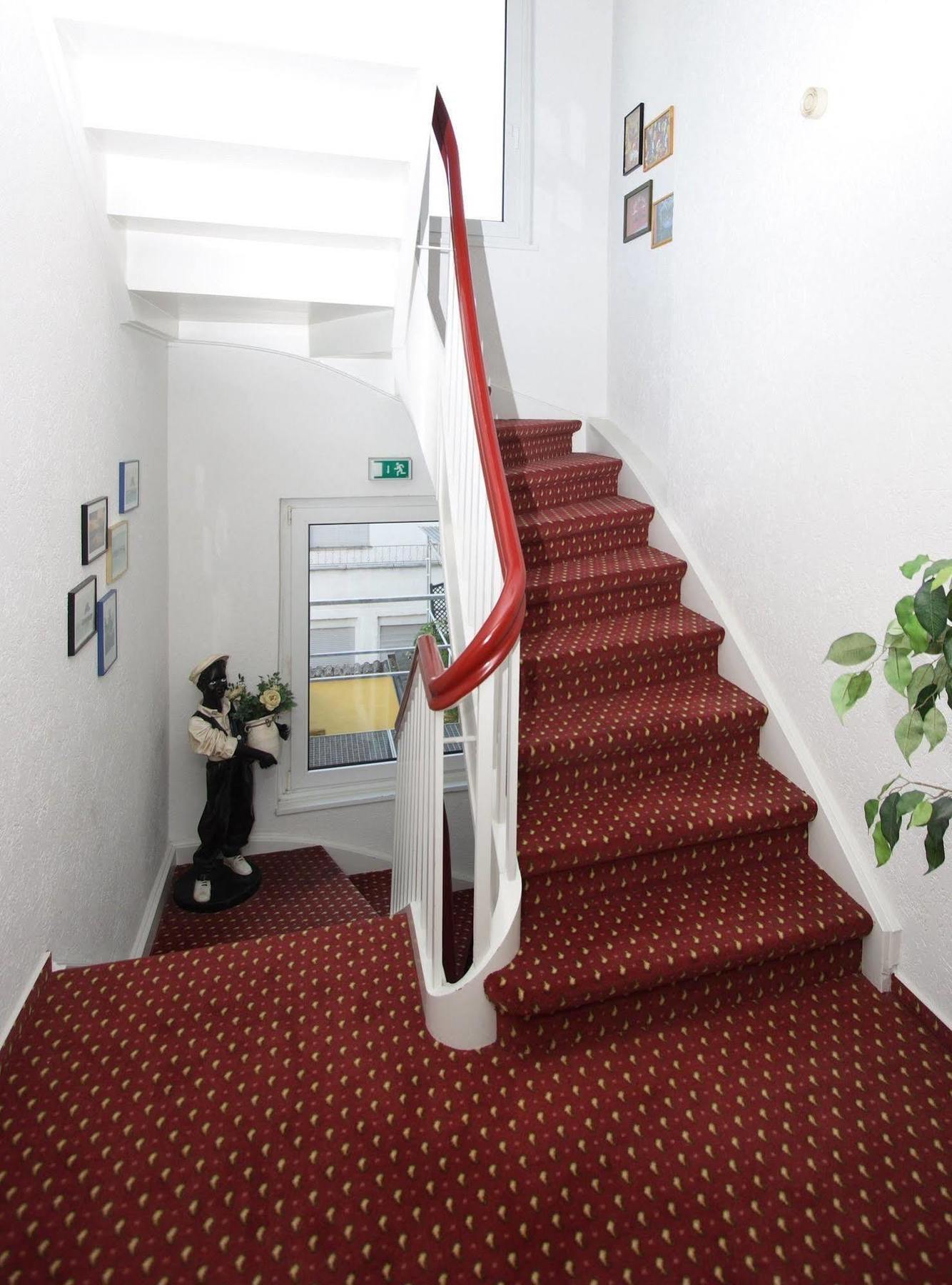 Hotel Garni Haus Hindenburg ケーニッヒスヴィンター エクステリア 写真
